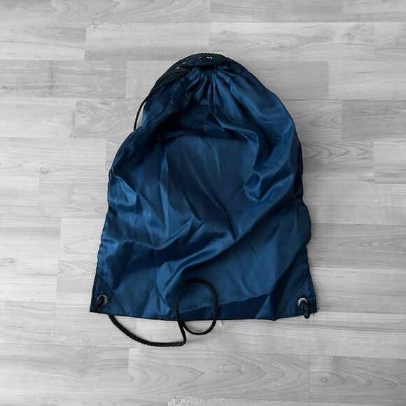 Vineyard Vines Nylon Drawstring Bag - Picture 2 of 2